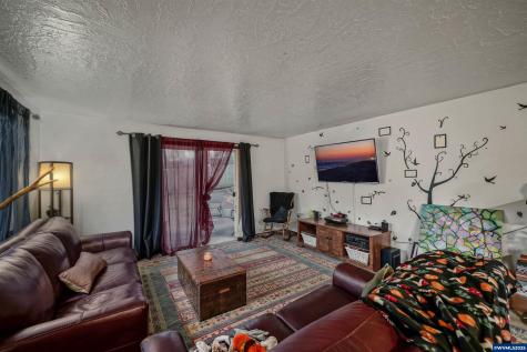 2486-2488 Wintergreen Avenue NW Salem OR 97304
