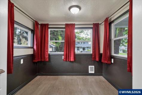 162 Ecols Street N Monmouth OR 97361