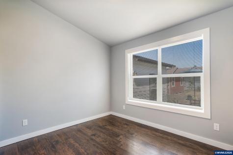 415 (#1-2) S 11th Street Independence OR 97351