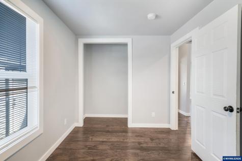 415 (#1-2) S 11th Street Independence OR 97351