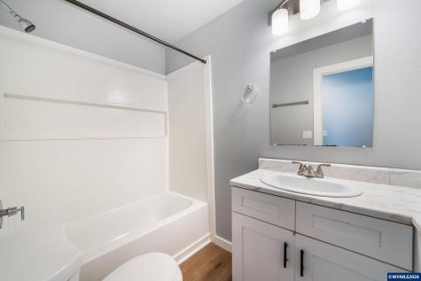 415 (#1-2) S 11th Street Independence OR 97351