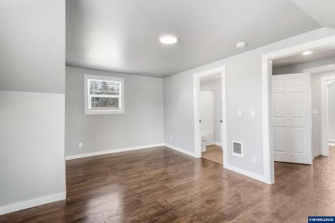 415 (#1-2) S 11th Street Independence OR 97351