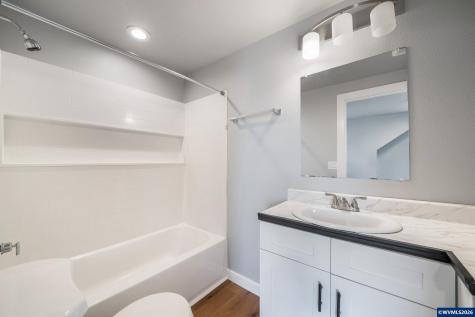 415 (#1-2) S 11th Street Independence OR 97351