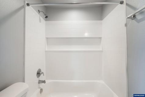 415 (#1-2) S 11th Street Independence OR 97351