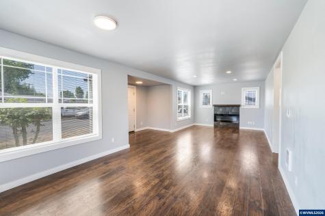 415 (#1-2) S 11th Street Independence OR 97351