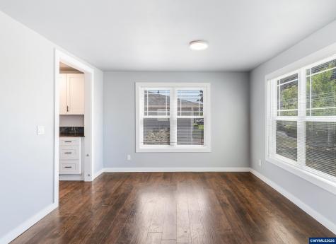 415 (#1-2) S 11th Street Independence OR 97351