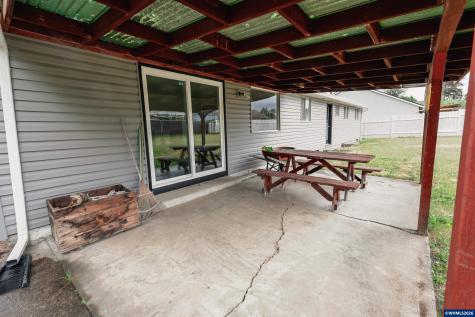 1210 Riverbend Road NW Salem OR 97304