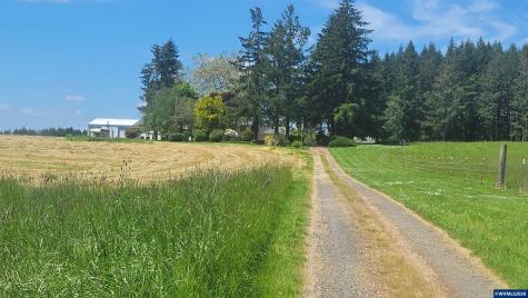 16765 NE Kings Grade Newberg OR 97132