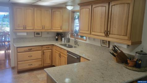 16765 NE Kings Grade Newberg OR 97132