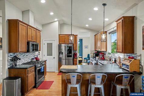 4464 Aztec Lp NE Albany OR 97321