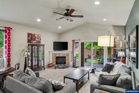 4464 Aztec Lp NE Albany OR 97321