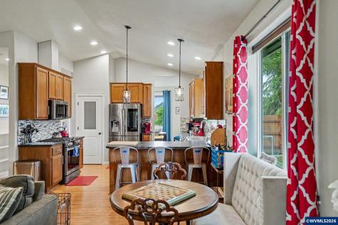 4464 Aztec Lp NE Albany OR 97321