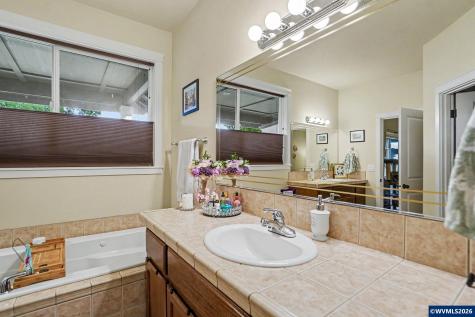 4464 Aztec Lp NE Albany OR 97321