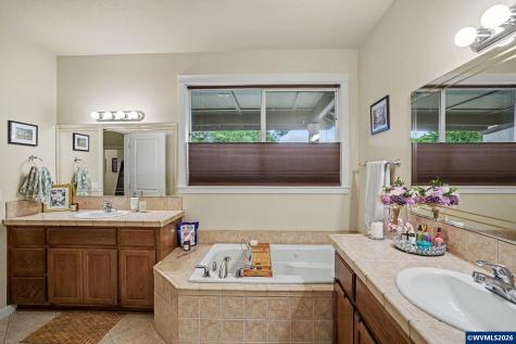 4464 Aztec Lp NE Albany OR 97321