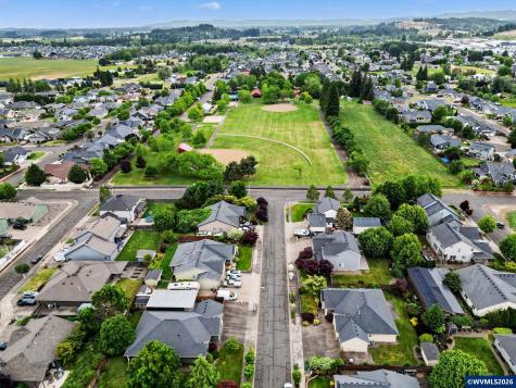 4464 Aztec Lp NE Albany OR 97321