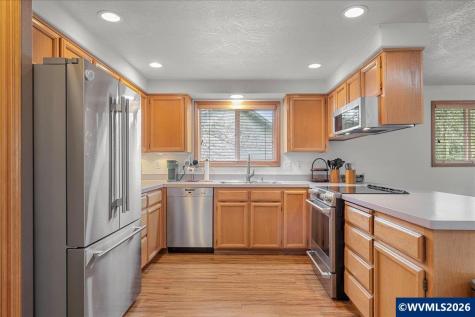 1064 Ashwood Court SE Salem OR 97302