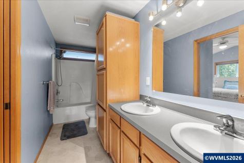 1064 Ashwood Court SE Salem OR 97302