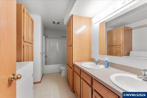 1064 Ashwood Court SE Salem OR 97302