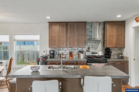 21966 Airport Road NE Aurora OR 97002