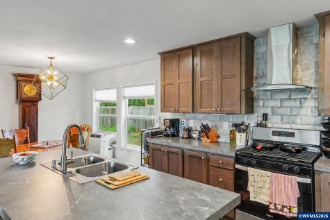 21966 Airport Road NE Aurora OR 97002