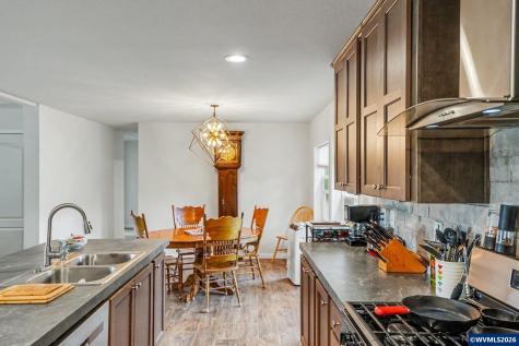 21966 Airport Road NE Aurora OR 97002