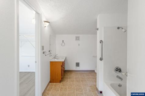 3070 Troth Court SE Salem OR 97302-3245