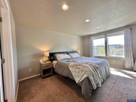 2737 NW Weather Stone Street Albany OR 97321