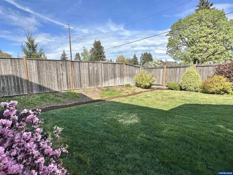2737 NW Weather Stone Street Albany OR 97321