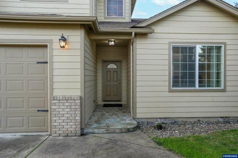 4334 Log Drive NE Salem OR 97305