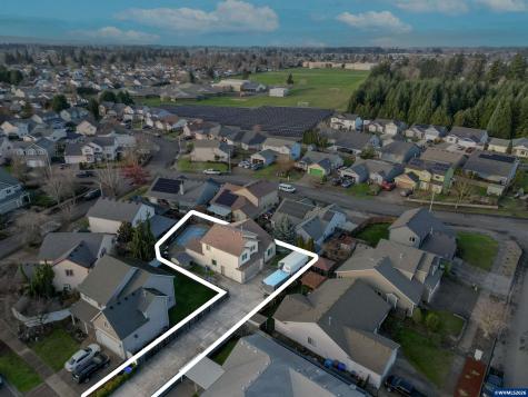 4334 Log Drive NE Salem OR 97305