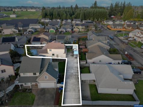 4334 Log Drive NE Salem OR 97305