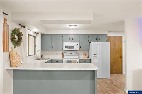6020 Valley View Road NE Silverton OR 97381