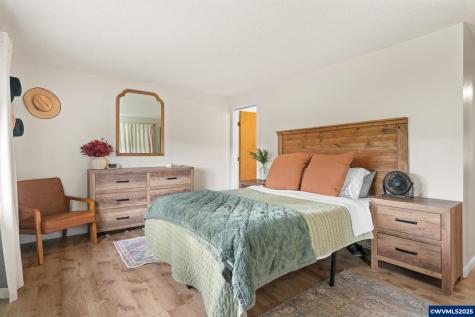 6020 Valley View Road NE Silverton OR 97381