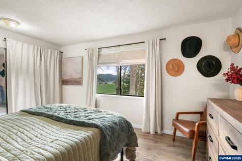 6020 Valley View Road NE Silverton OR 97381