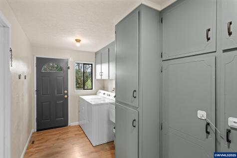 6020 Valley View Road NE Silverton OR 97381