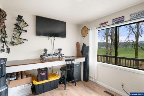 6020 Valley View Road NE Silverton OR 97381