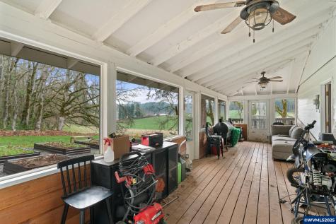 6020 Valley View Road NE Silverton OR 97381