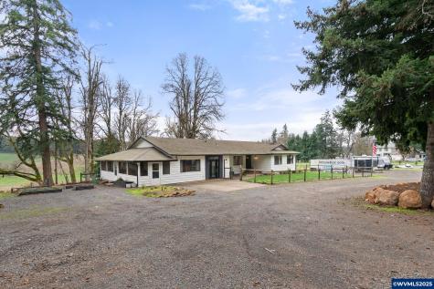 6020 Valley View Road NE Silverton OR 97381