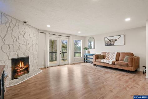 6020 Valley View Road NE Silverton OR 97381