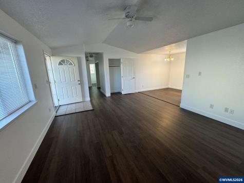 954 Jessica Court SE Albany OR 97322