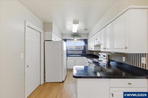 1208 28th Avenue SE Albany OR 97322