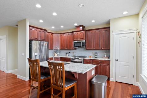 945 Caradon Court NW Salem OR 97304