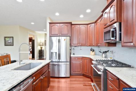 945 Caradon Court NW Salem OR 97304