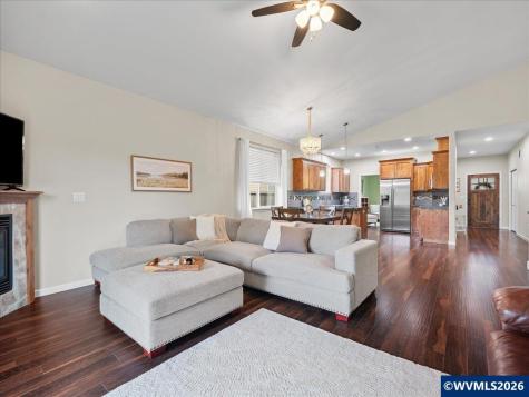 711 Pintail Street Silverton OR 97381