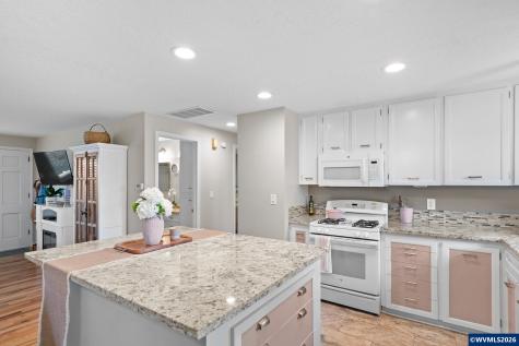 1153 Dellmoor Way Woodburn OR 97071