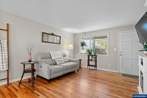 1153 Dellmoor Way Woodburn OR 97071