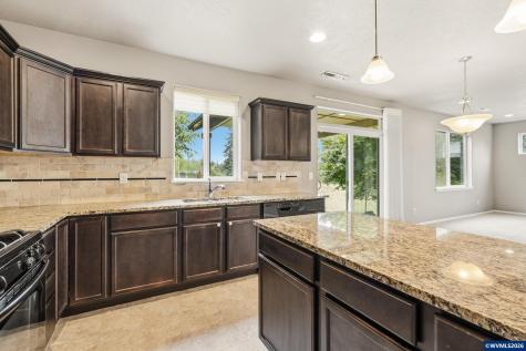 2641 Red Oak Street NW Albany OR 97321