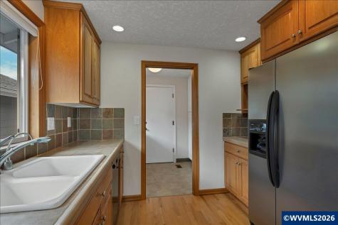 3242 Winslow Way NW Salem OR 97304