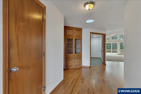 3242 Winslow Way NW Salem OR 97304