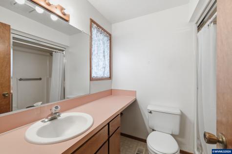 1305 Mulberry Drive Woodburn OR 97071